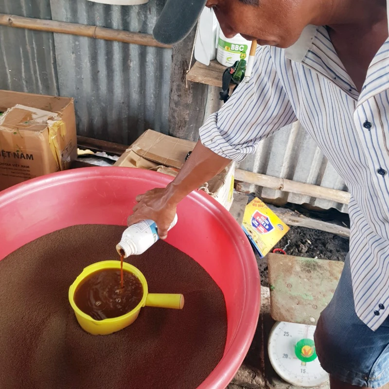 Thuốc thú y thủy sản, thức ăn chăn nuôi được đưa vào danh mục thiết yếu 